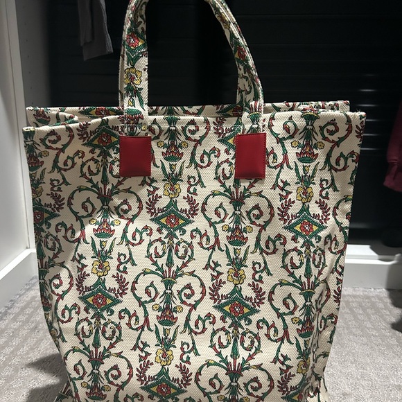 Gucci Garden Tote Bag - Picture 2 of 4